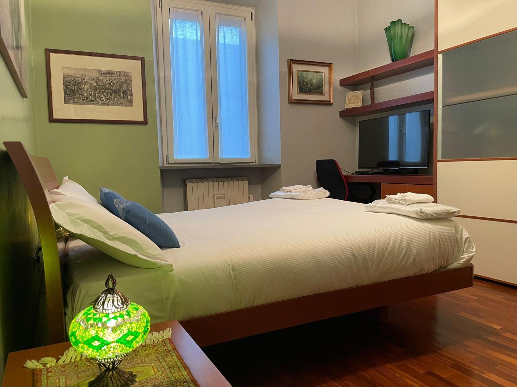 Ferienwohnung Cozy Flat Mins Walk To Navigli And Metro Porta Genova Mailand Exterior foto